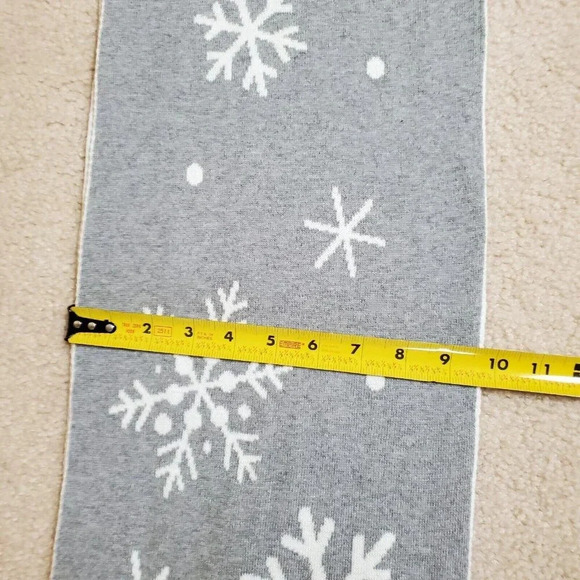 Winter Knit Scarf Gray White Snowflake Pattern Pom Pom Ends Cotton Reversible - Picture 14 of 14